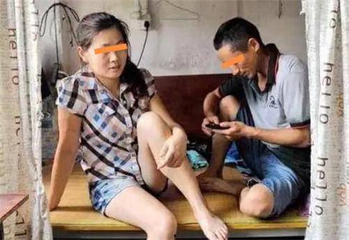 不道德的老婆在线观看,在线观看背后的伦理争议 第2张 不道德的老婆在线观看,在线观看背后的伦理争议 第2张